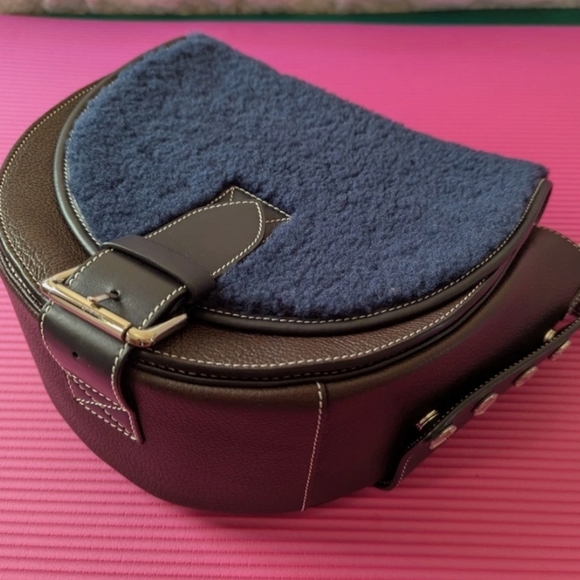 JW ANDERSON Navy Shearling Bag - Picture 9 of 16